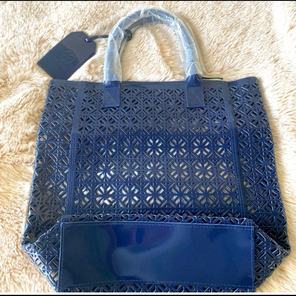 Cute Tory Burch tote bag! Brand new, never used.